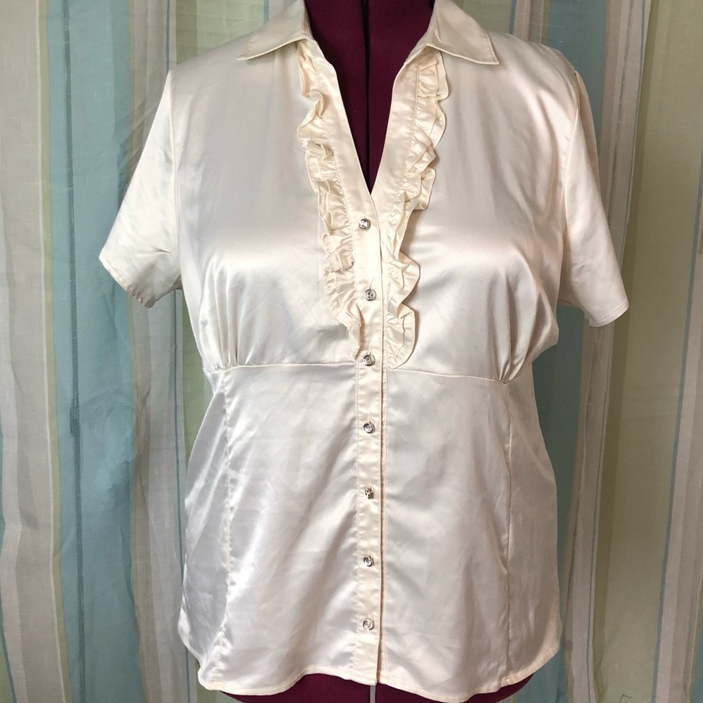 Torrid 3X button up blouse w/rhinestone buttons!